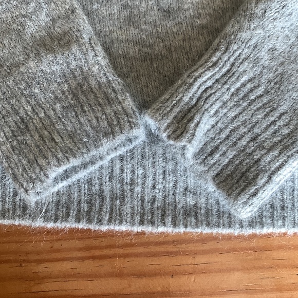 SOPHIE RUE GRAY COWL NECK SWEATER S - Picture 4 of 6